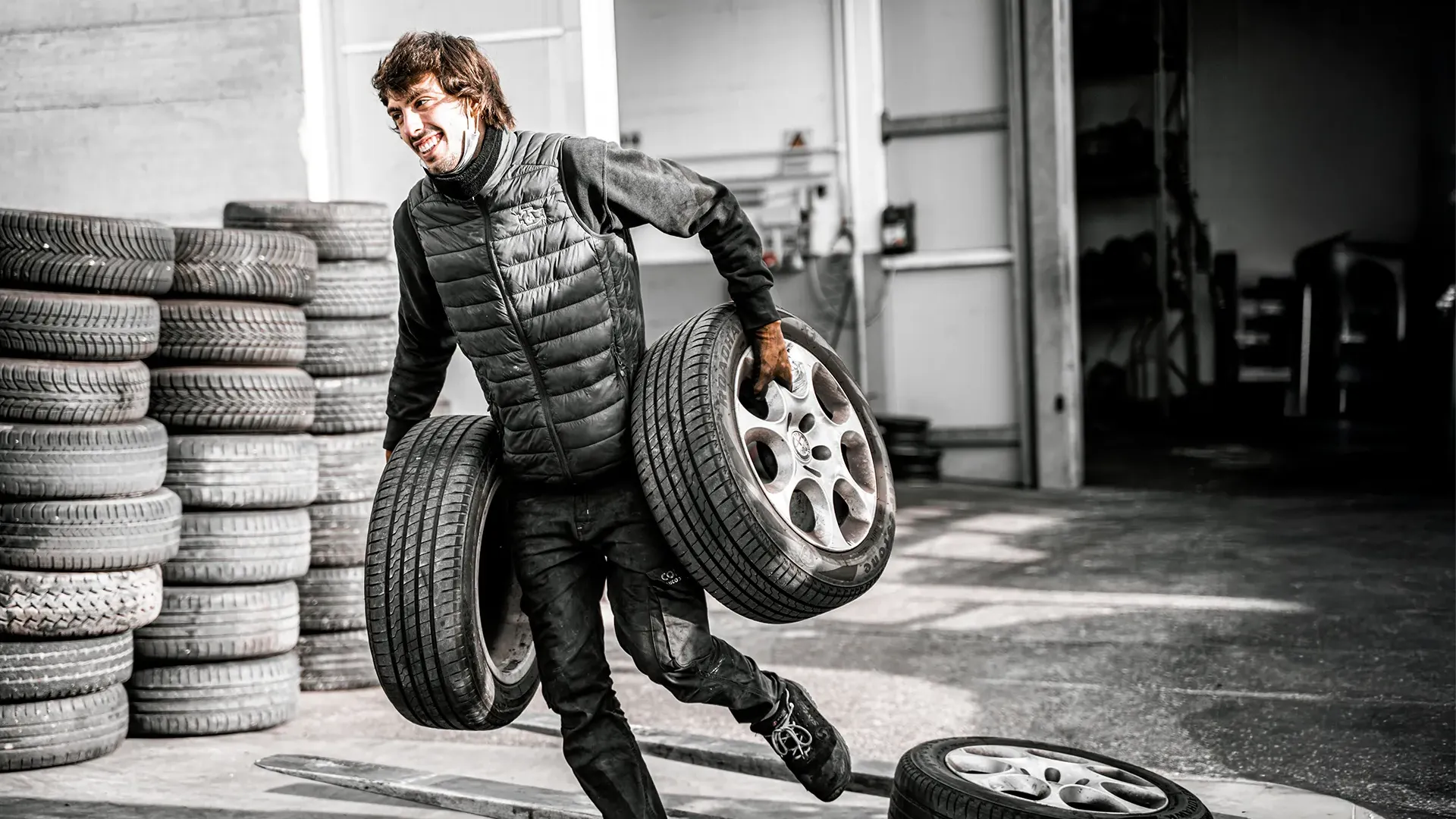COMAUTO DEMOLIZIONI E RICAMBI Tyre change