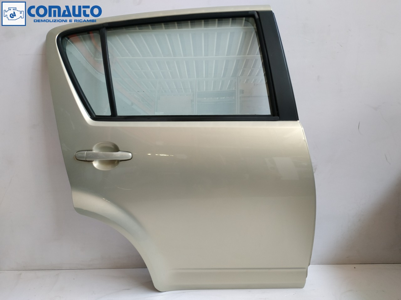 Porta post dx DAIHATSU SIRION