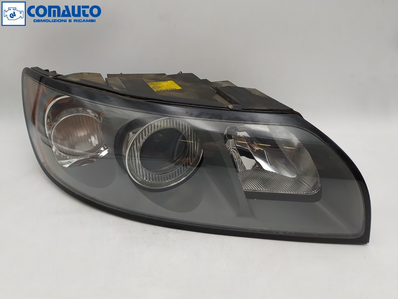 Faro ant dx VOLVO V50