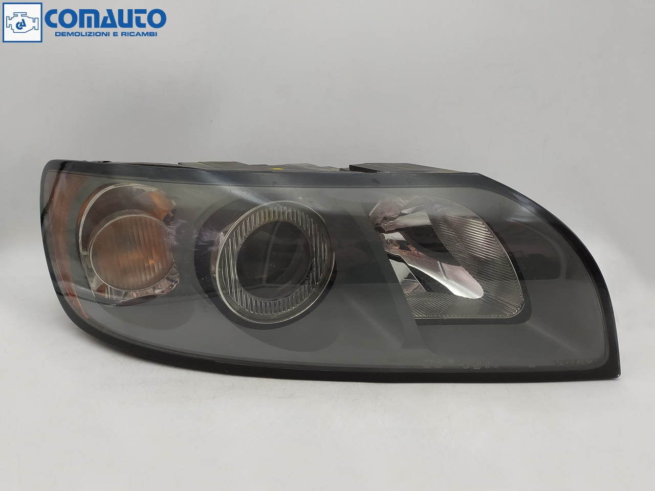 Faro ant dx VOLVO V50