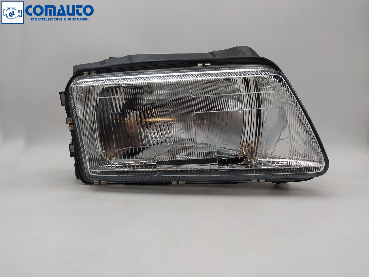 Faro ant dx AUDI A4