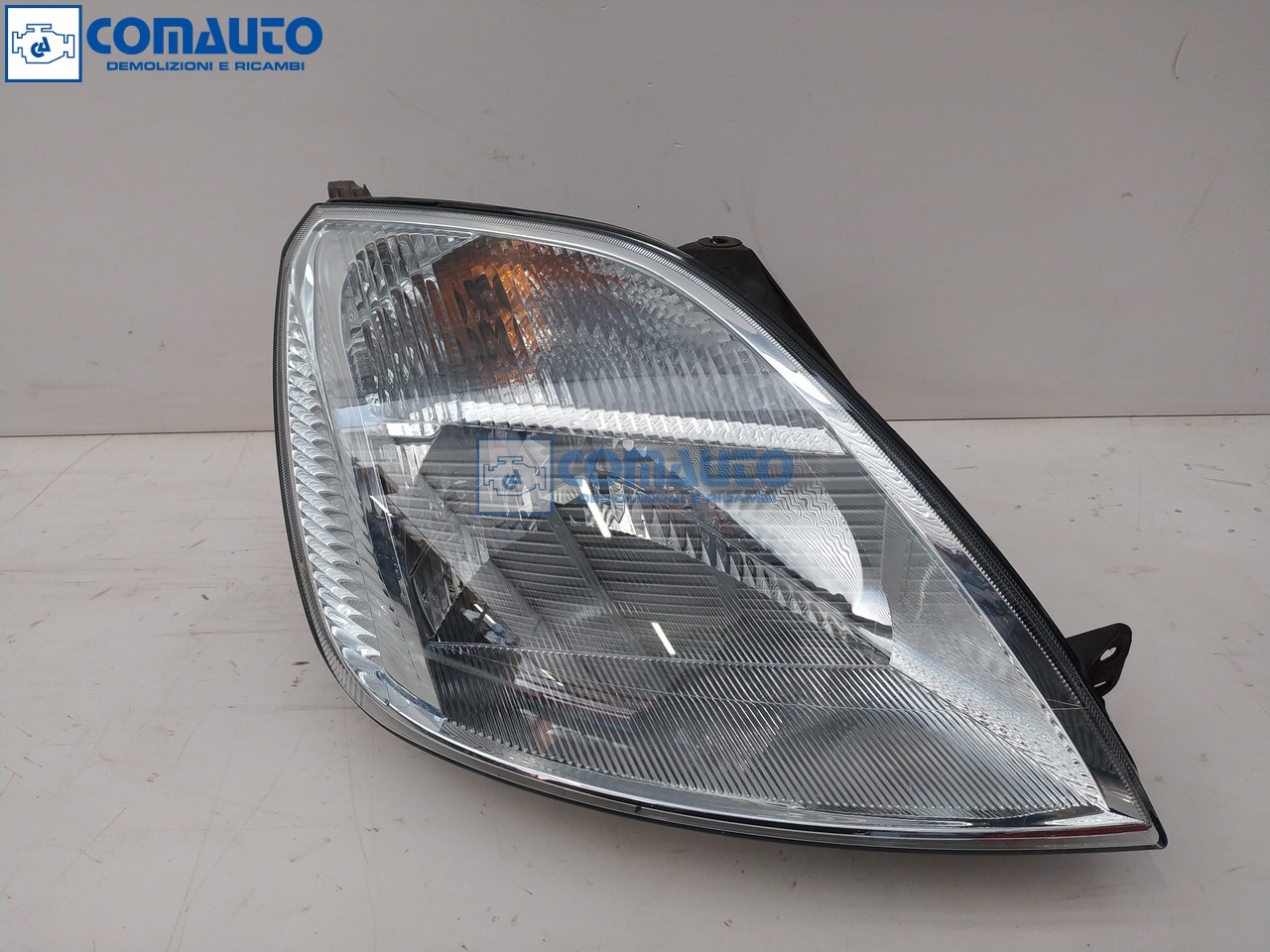 Faro ant dx FORD FIESTA