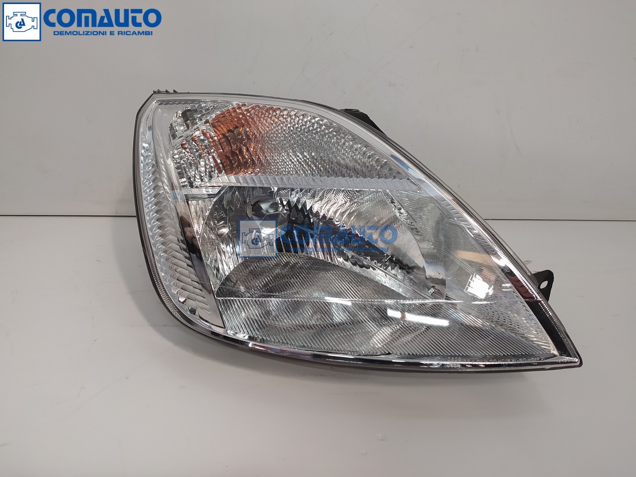 Faro ant dx FORD FIESTA