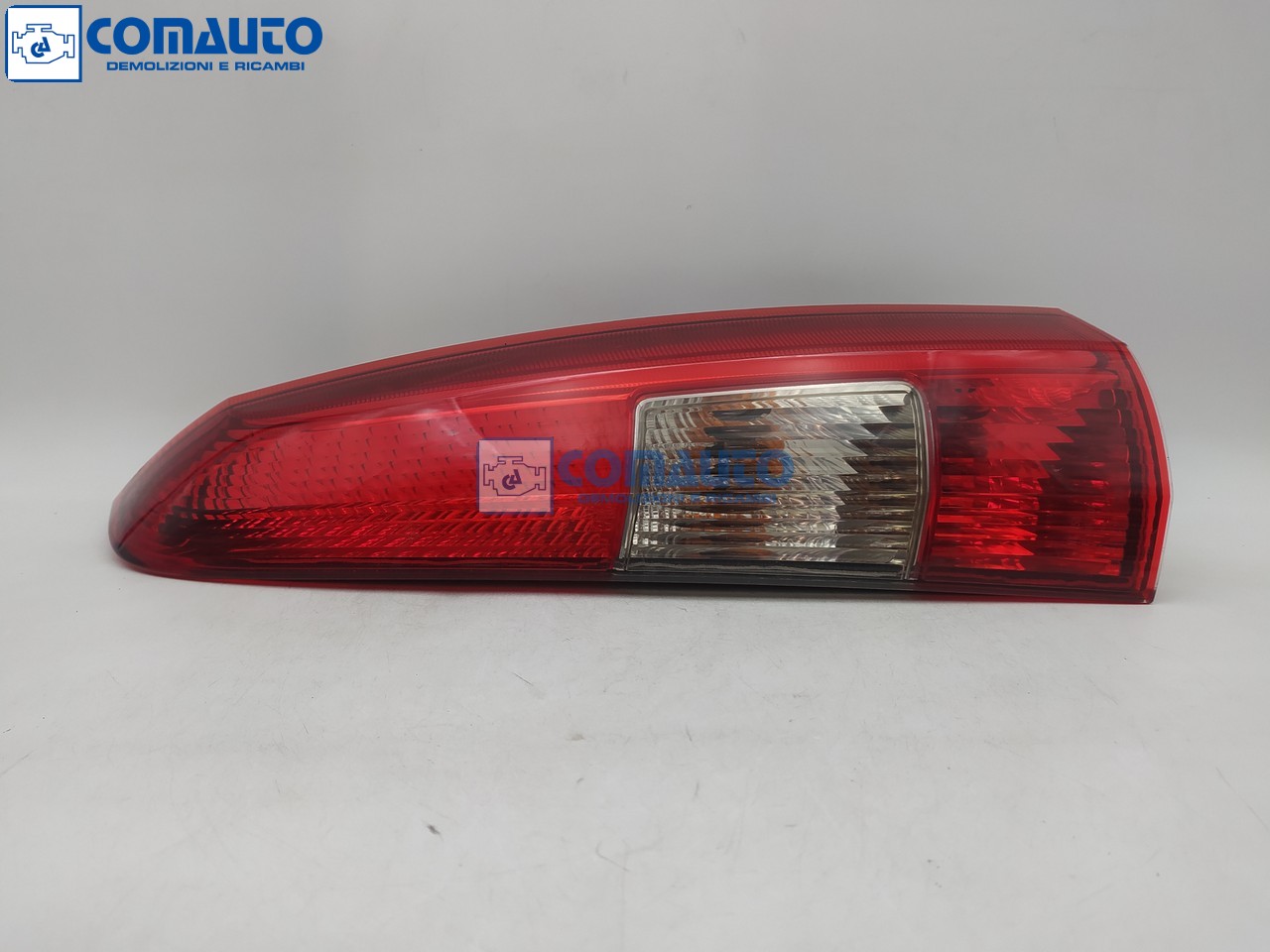 Fanale post dx VOLVO XC70