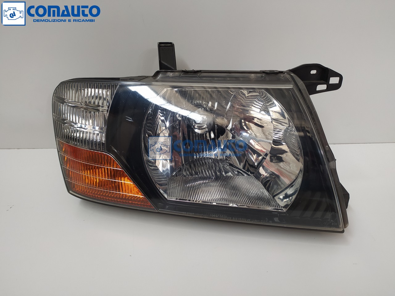 Faro ant dx MITSUBISHI PAJERO