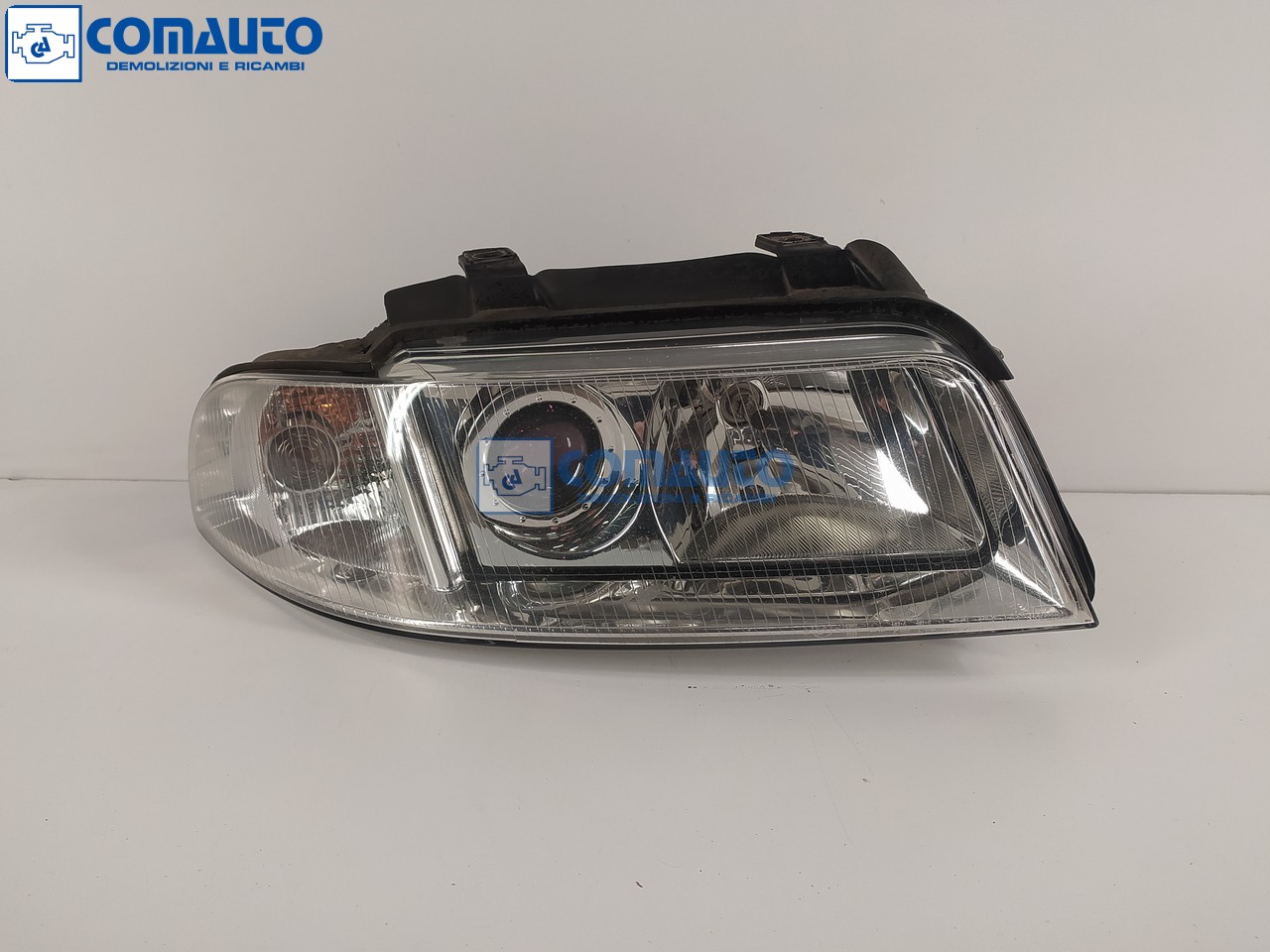 Faro ant dx AUDI A4