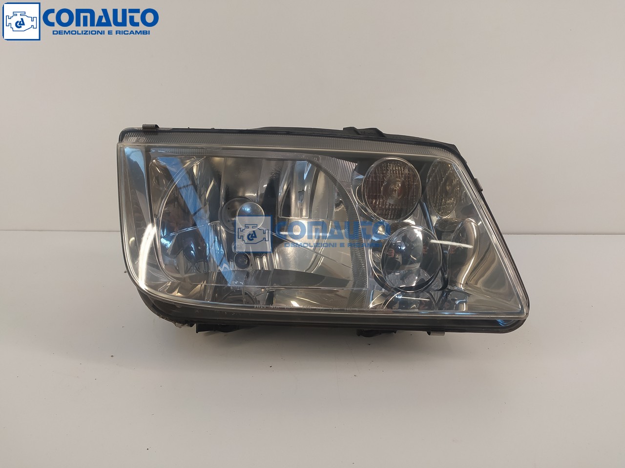 Faro ant dx VOLKSWAGEN BORA