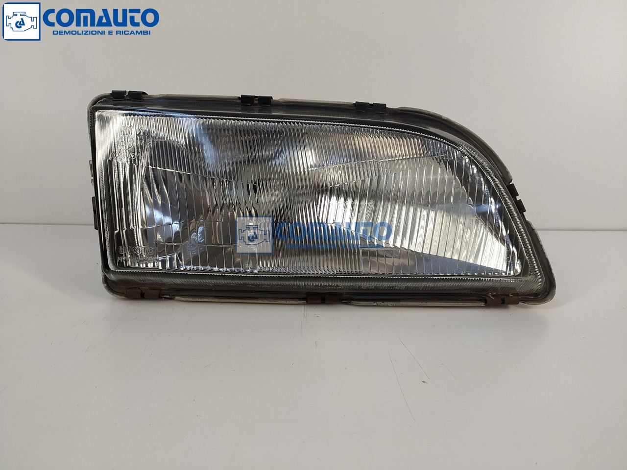 Faro ant dx VOLVO V40