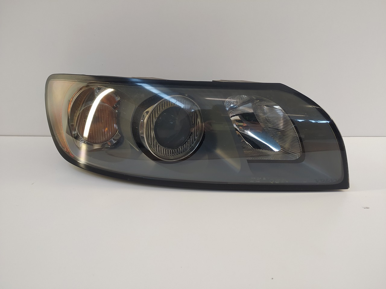 Faro ant dx VOLVO V50