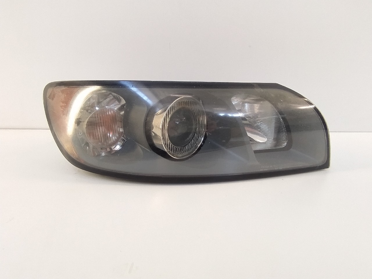 Faro ant dx VOLVO V50