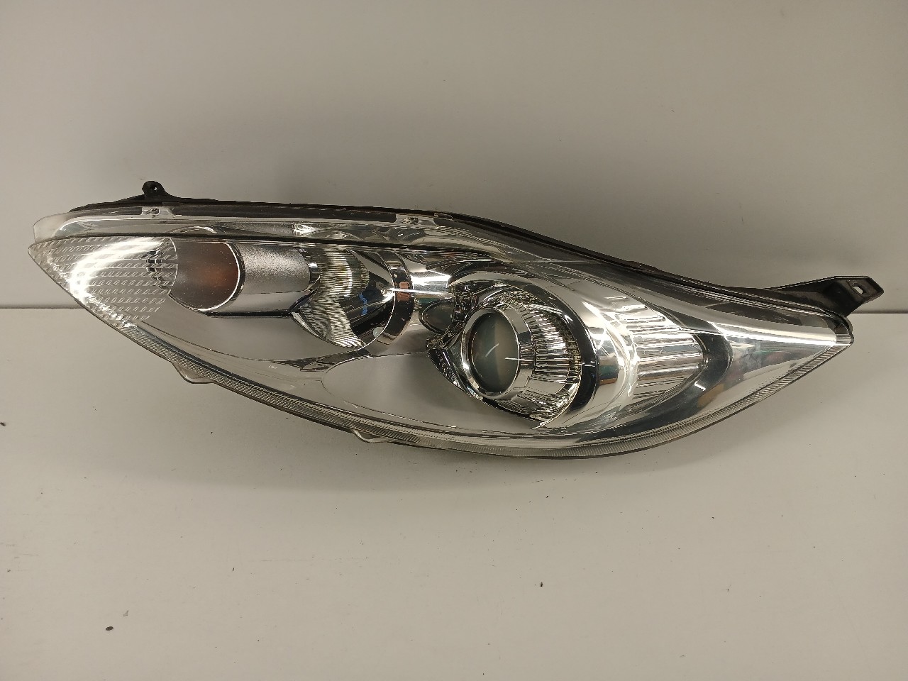 Faro ant sx FORD FIESTA