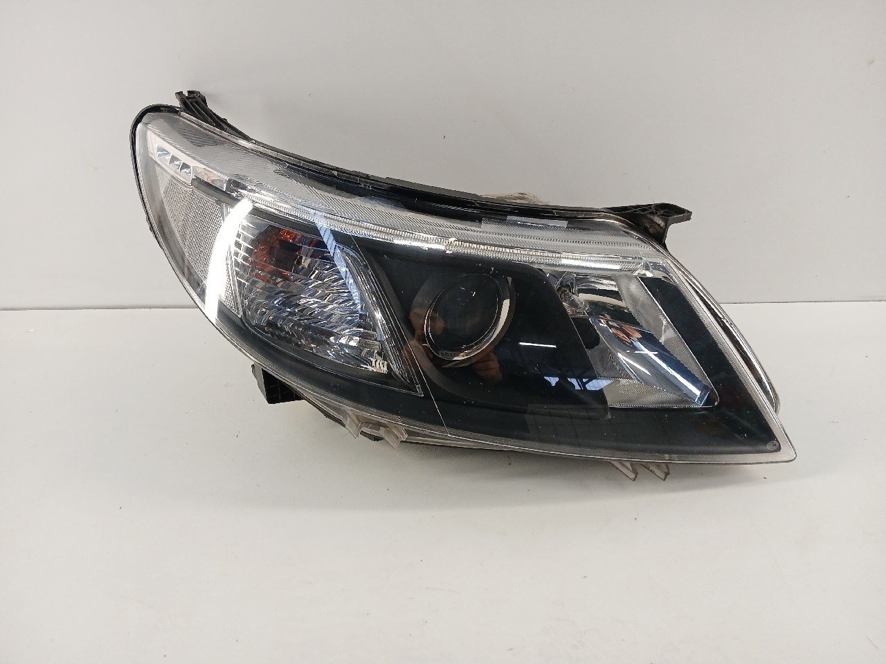 Faro ant dx SAAB 9-3