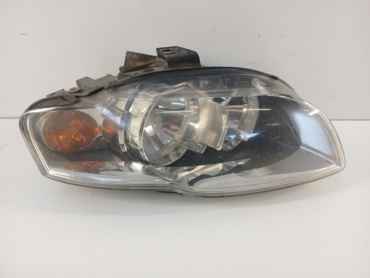 Faro ant dx AUDI A4