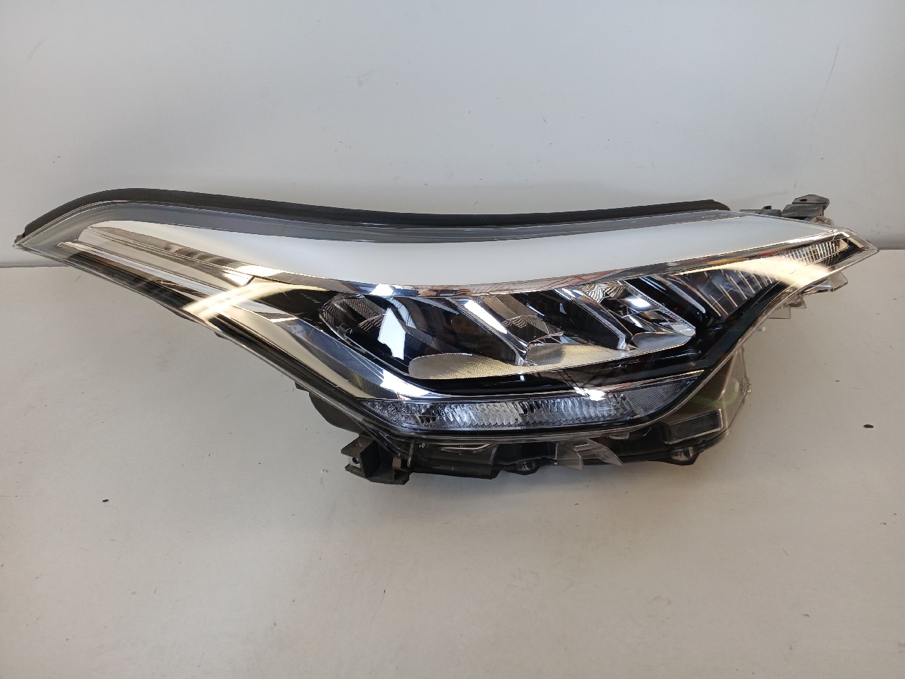 Faro ant dx TOYOTA C-HR