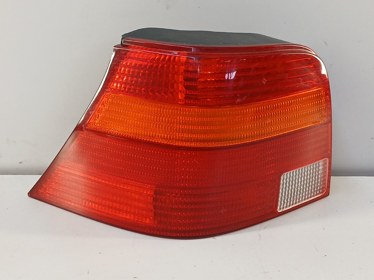 Fanale post sx VOLKSWAGEN GOLF