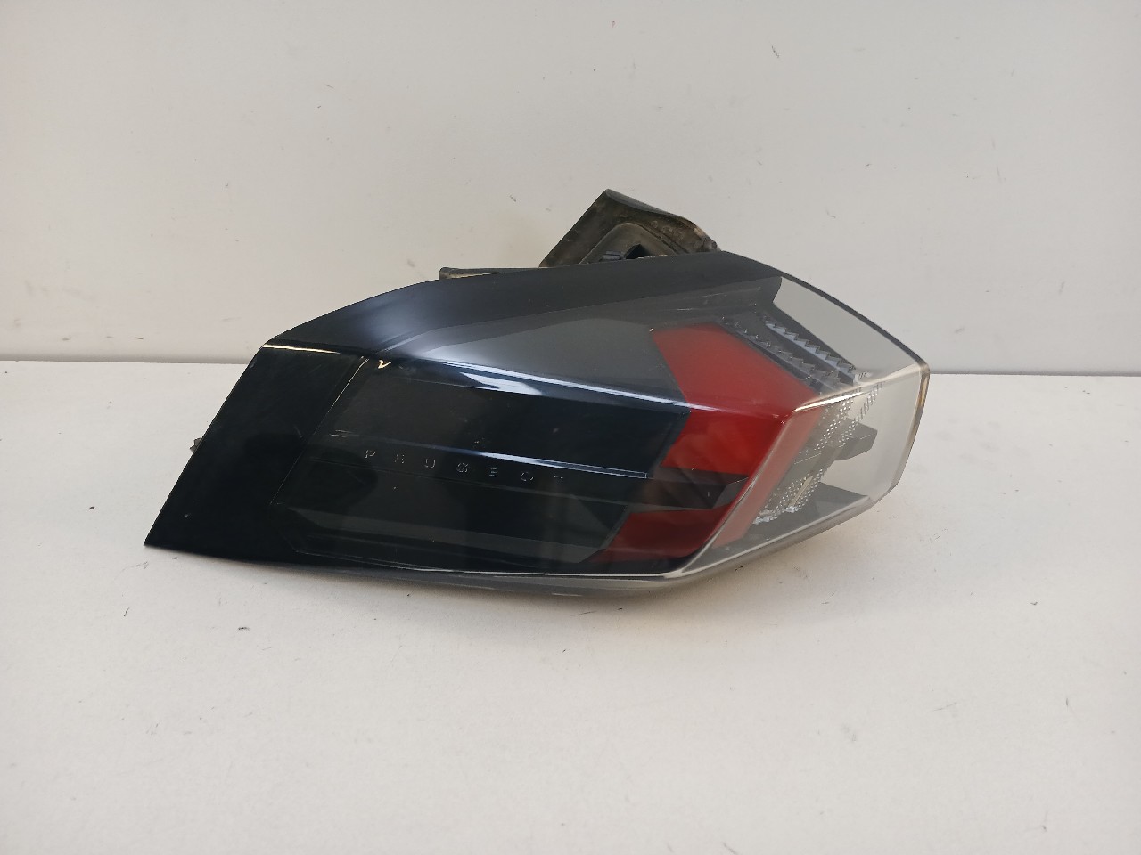 Fanale post sx PEUGEOT 2008