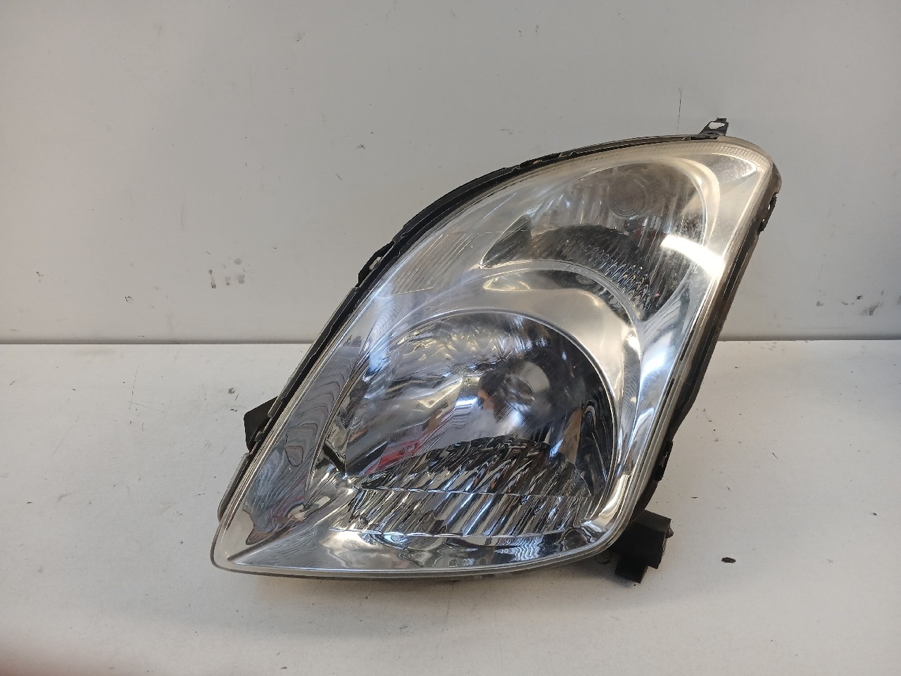 Faro ant sx SUZUKI SWIFT