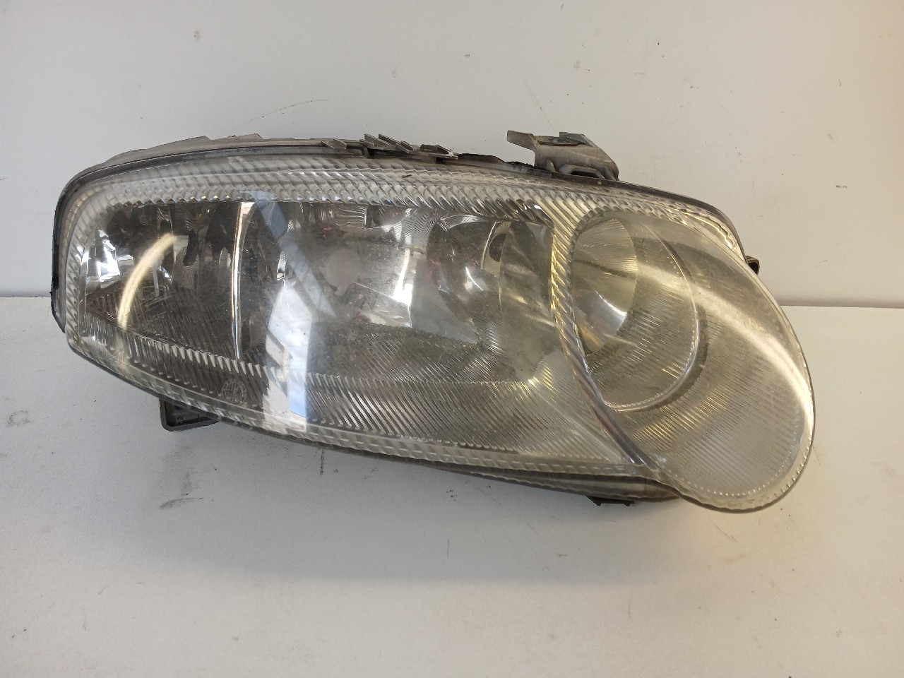 Faro ant dx ALFA ROMEO 147