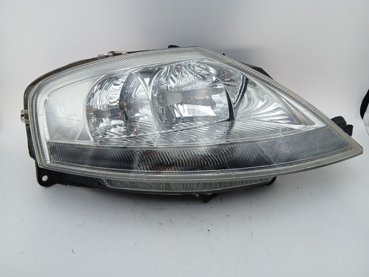 Faro ant dx CITROEN C3