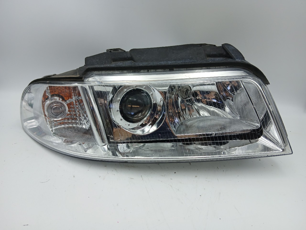 Faro ant dx AUDI A4