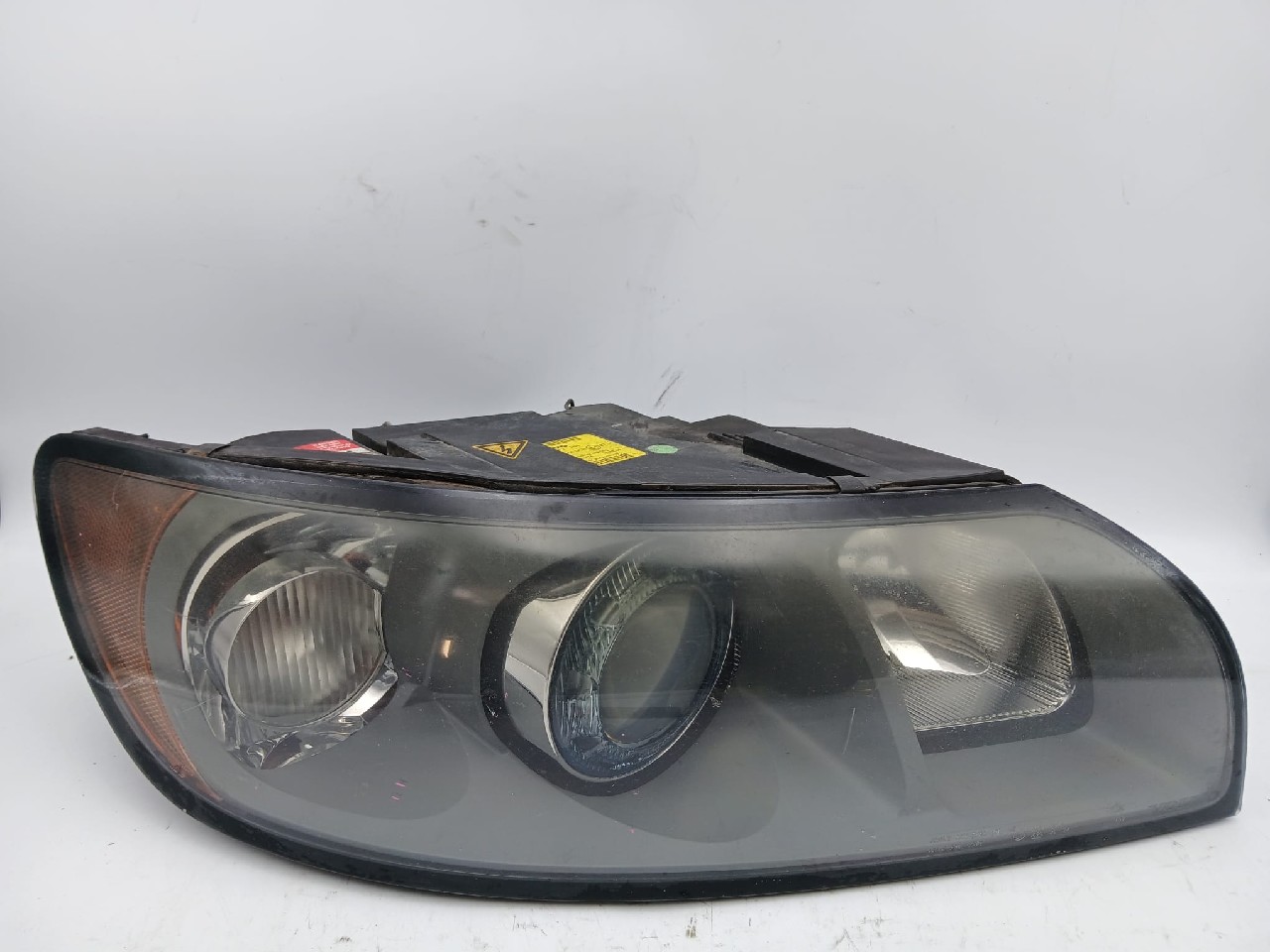Faro ant dx VOLVO V50