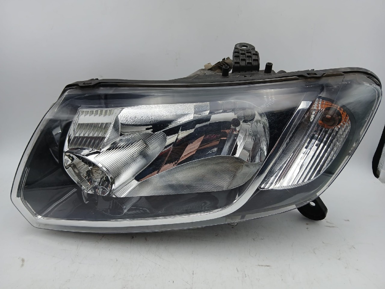 Faro ant sx DACIA SANDERO