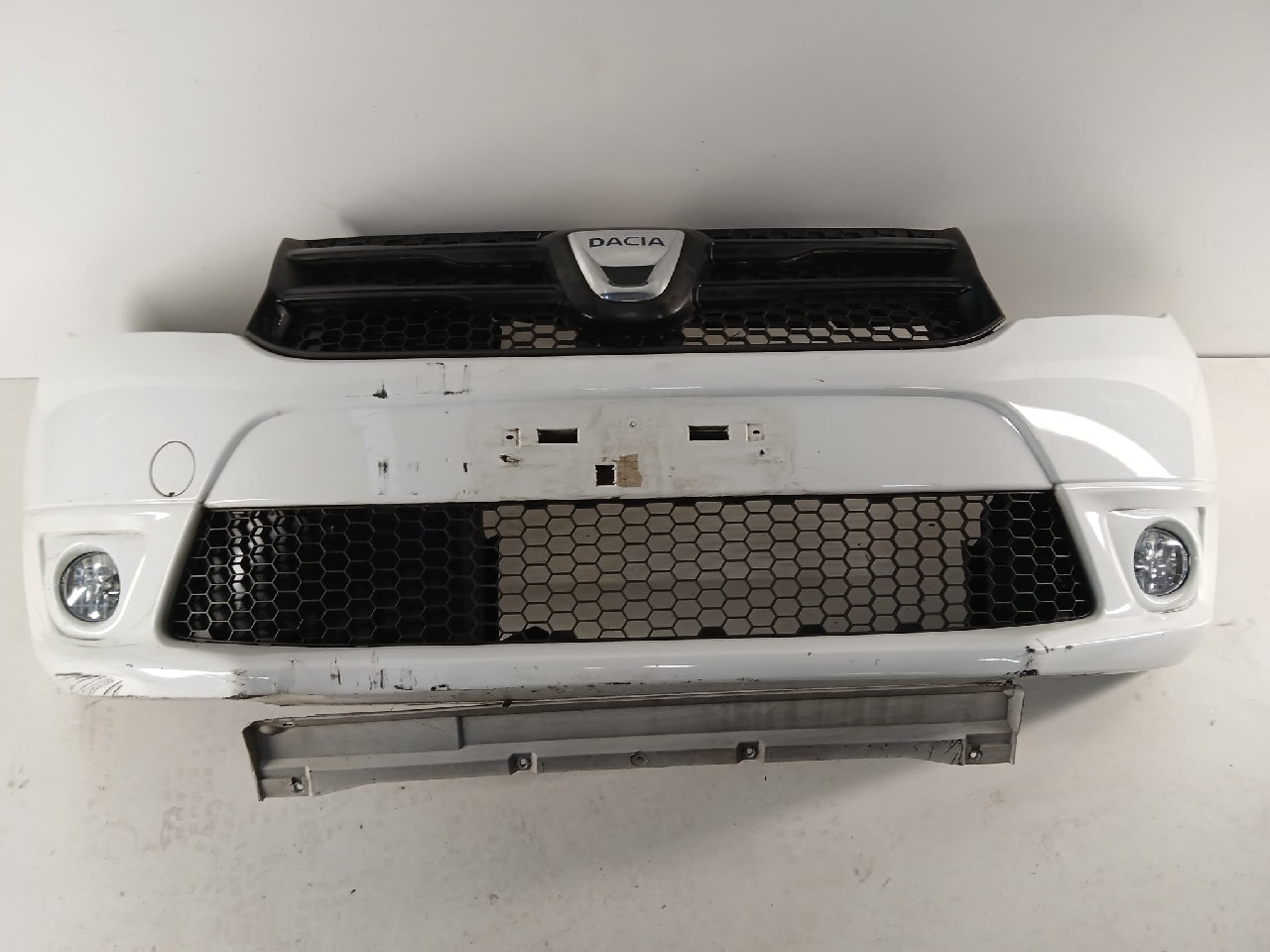 Paraurti ant DACIA SANDERO
