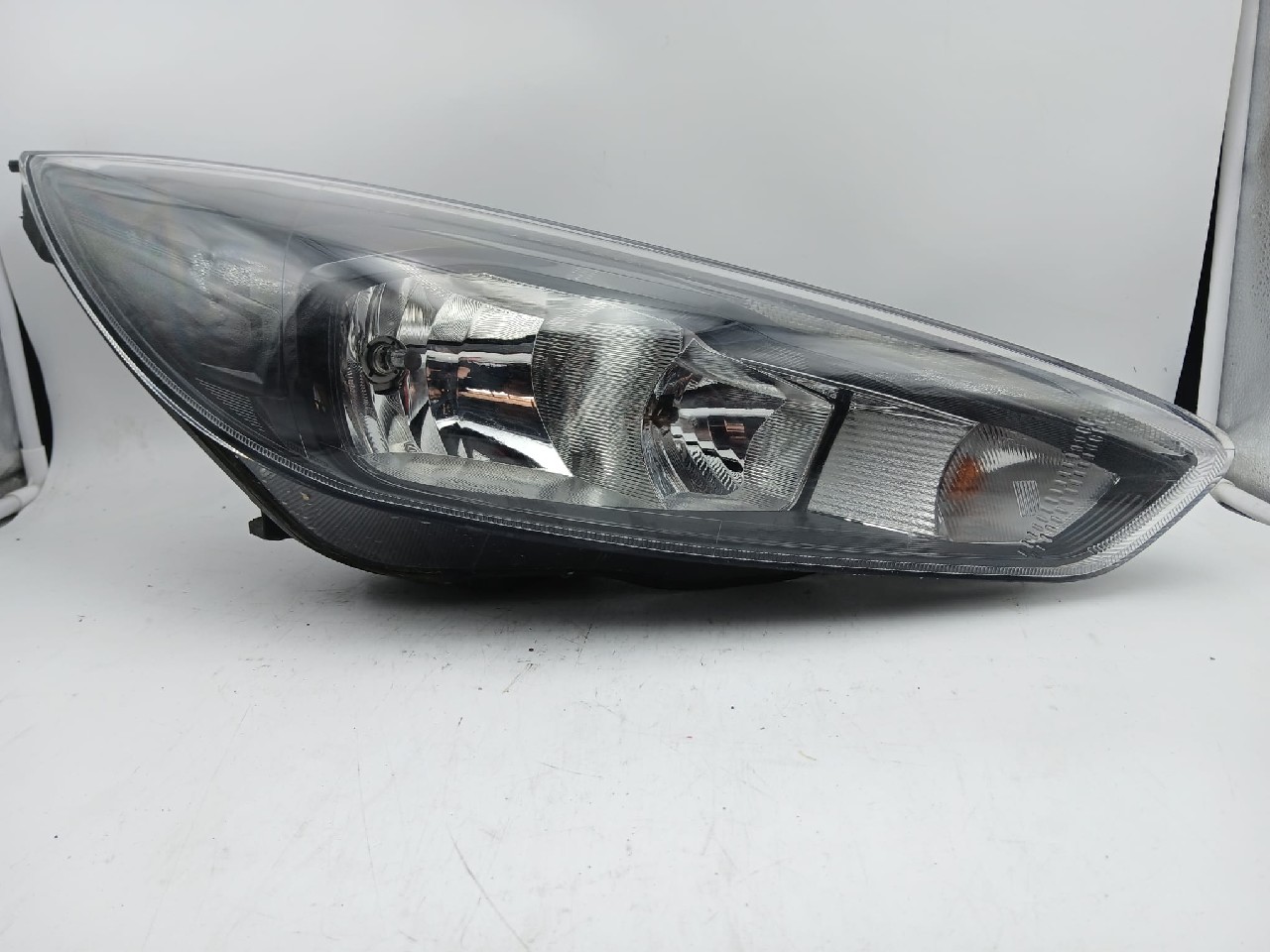 Faro ant dx FORD FOCUS