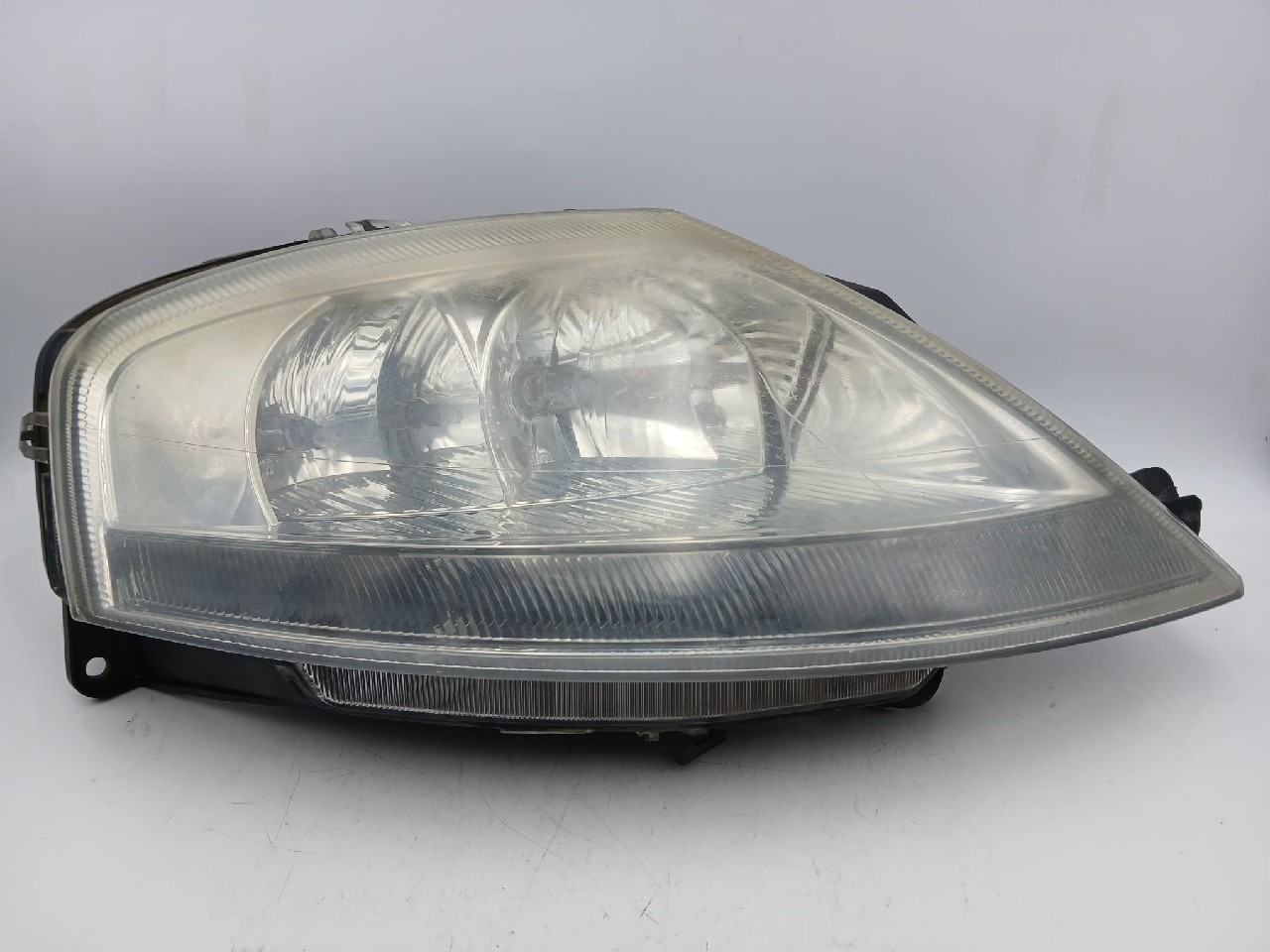 Faro ant dx CITROEN C3
