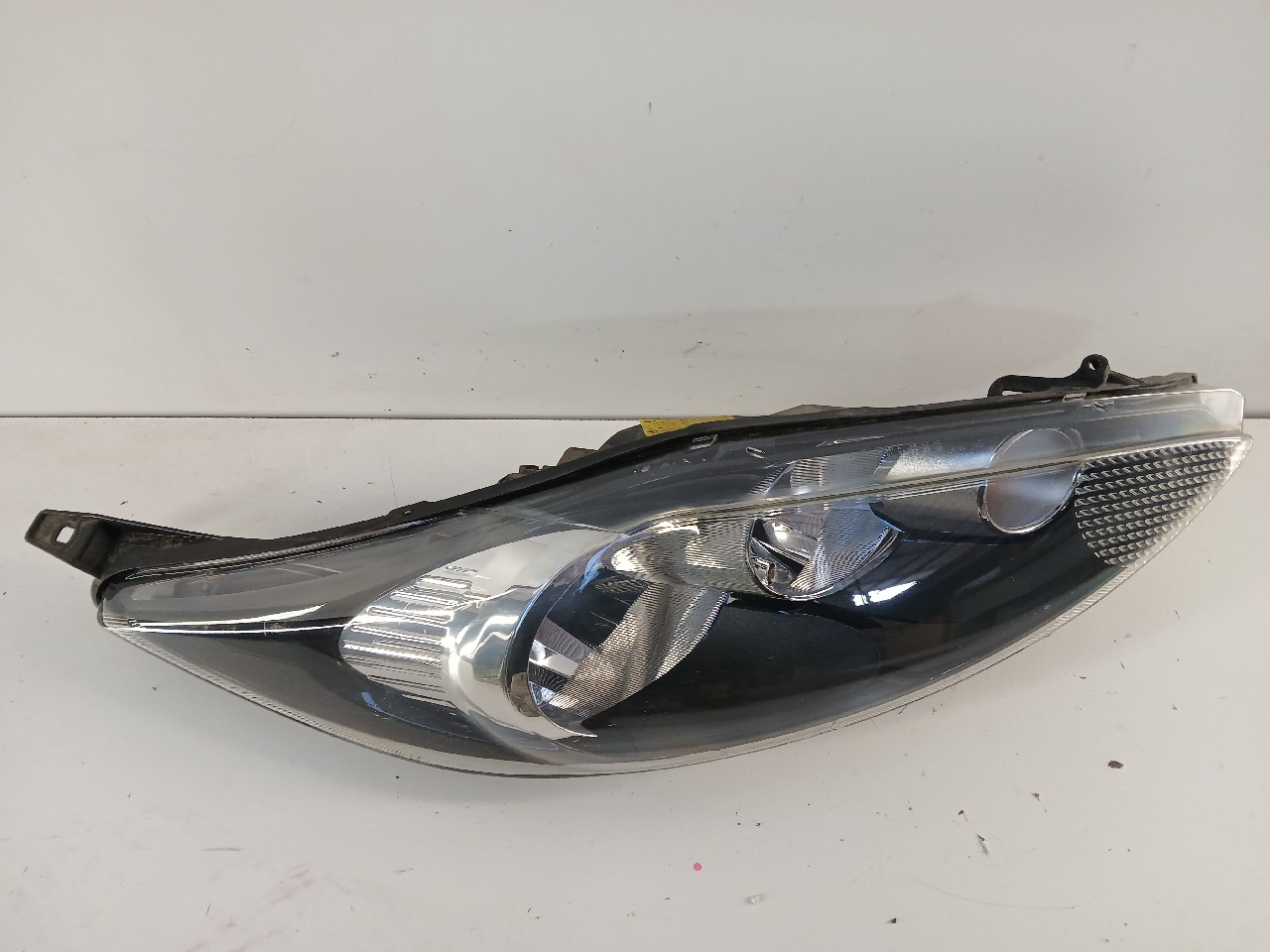 Faro ant dx FORD FIESTA