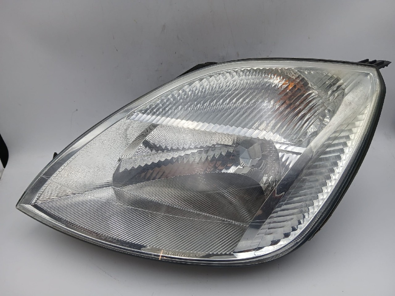 Faro ant sx FORD FIESTA