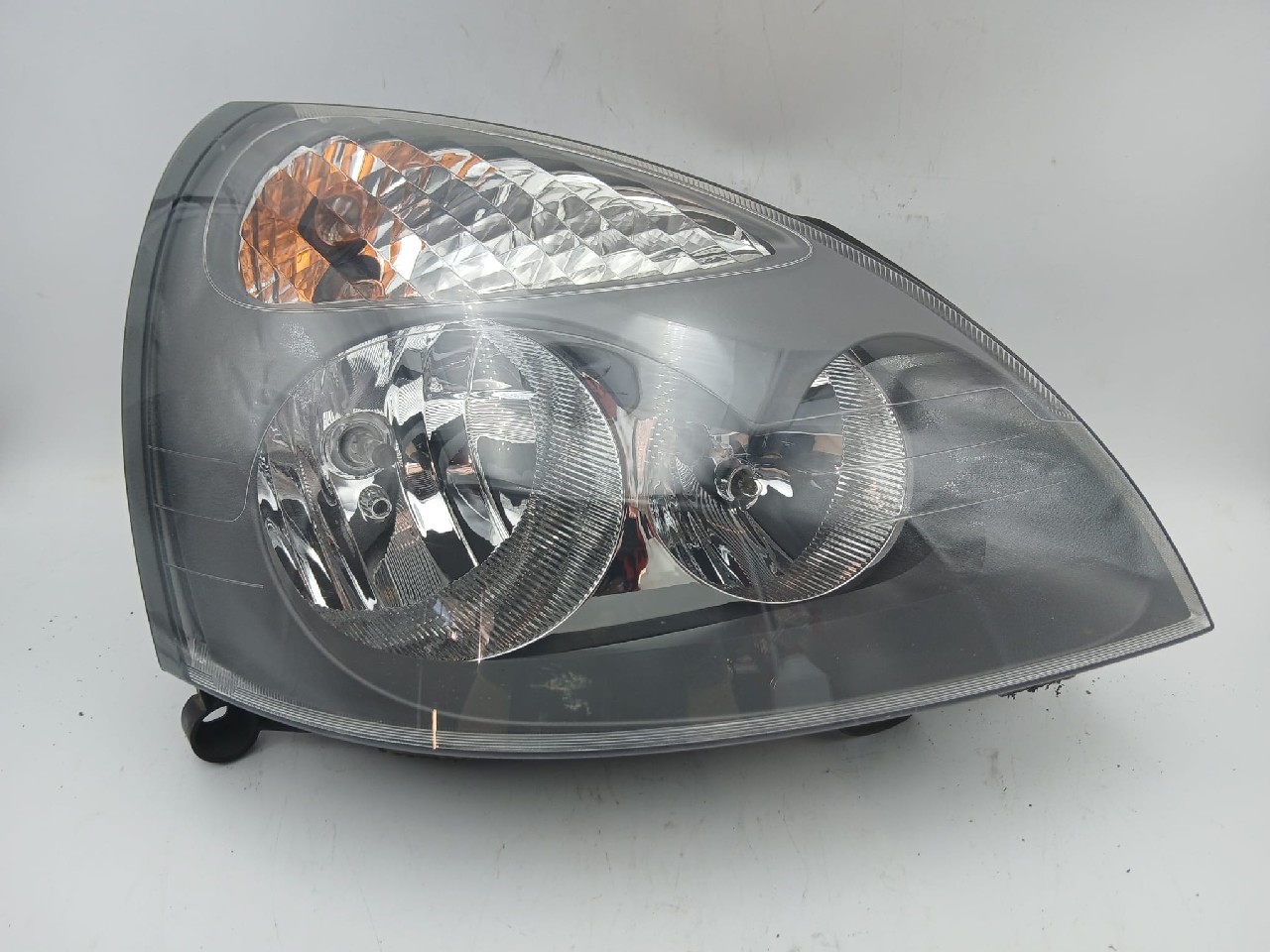 Faro ant dx RENAULT CLIO