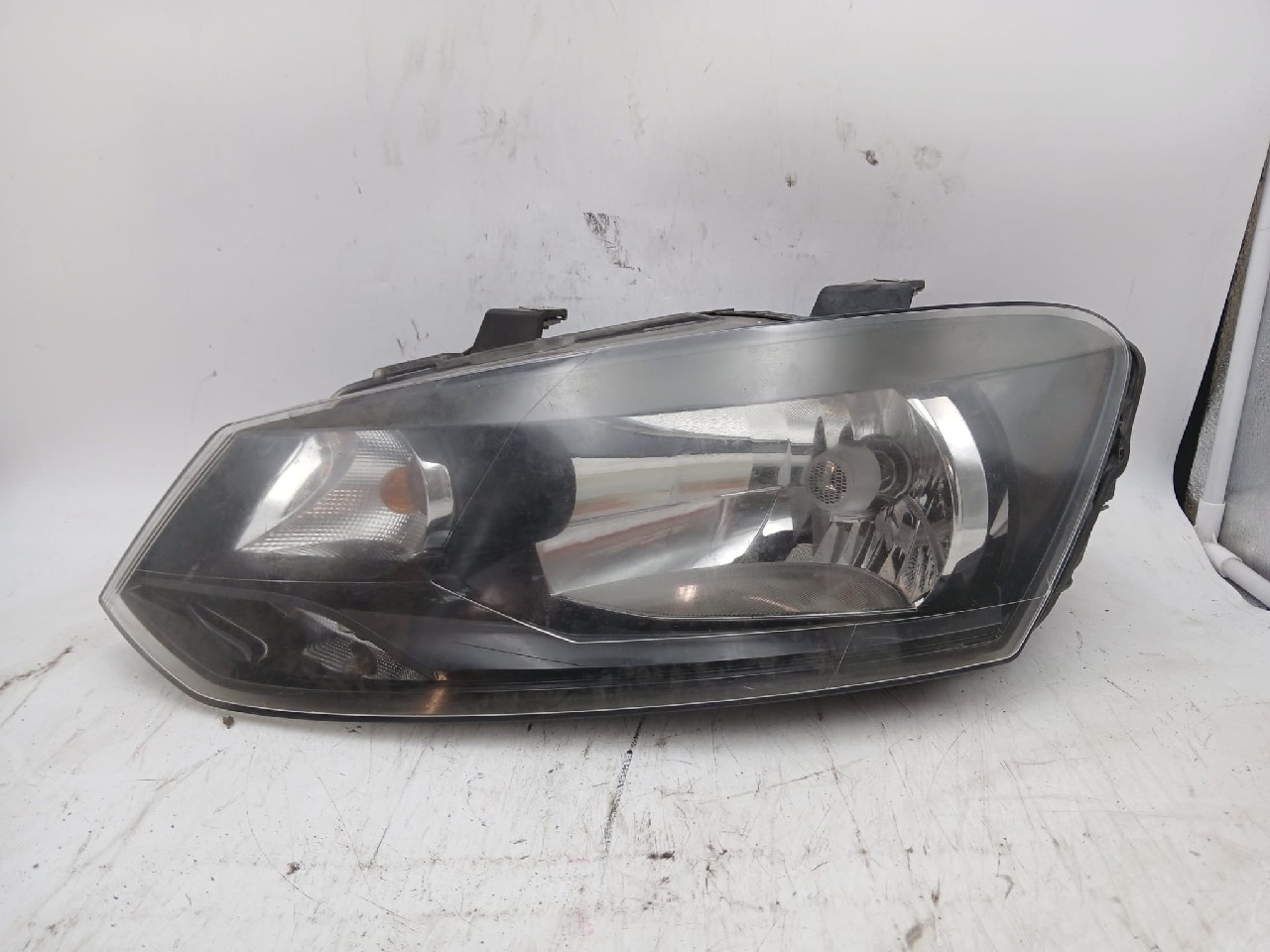 Faro ant sx VOLKSWAGEN POLO