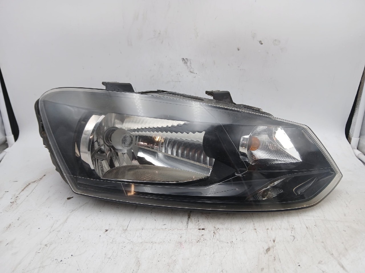 Faro ant dx VOLKSWAGEN POLO