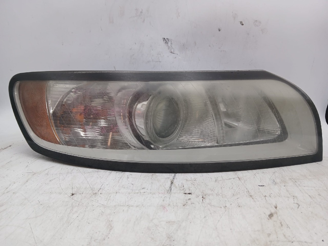 Faro ant dx VOLVO V50