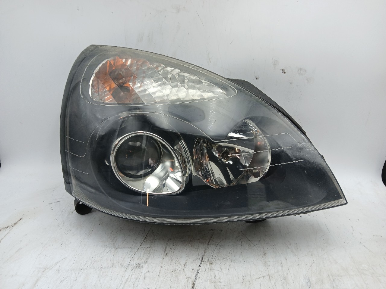 Faro ant dx RENAULT CLIO