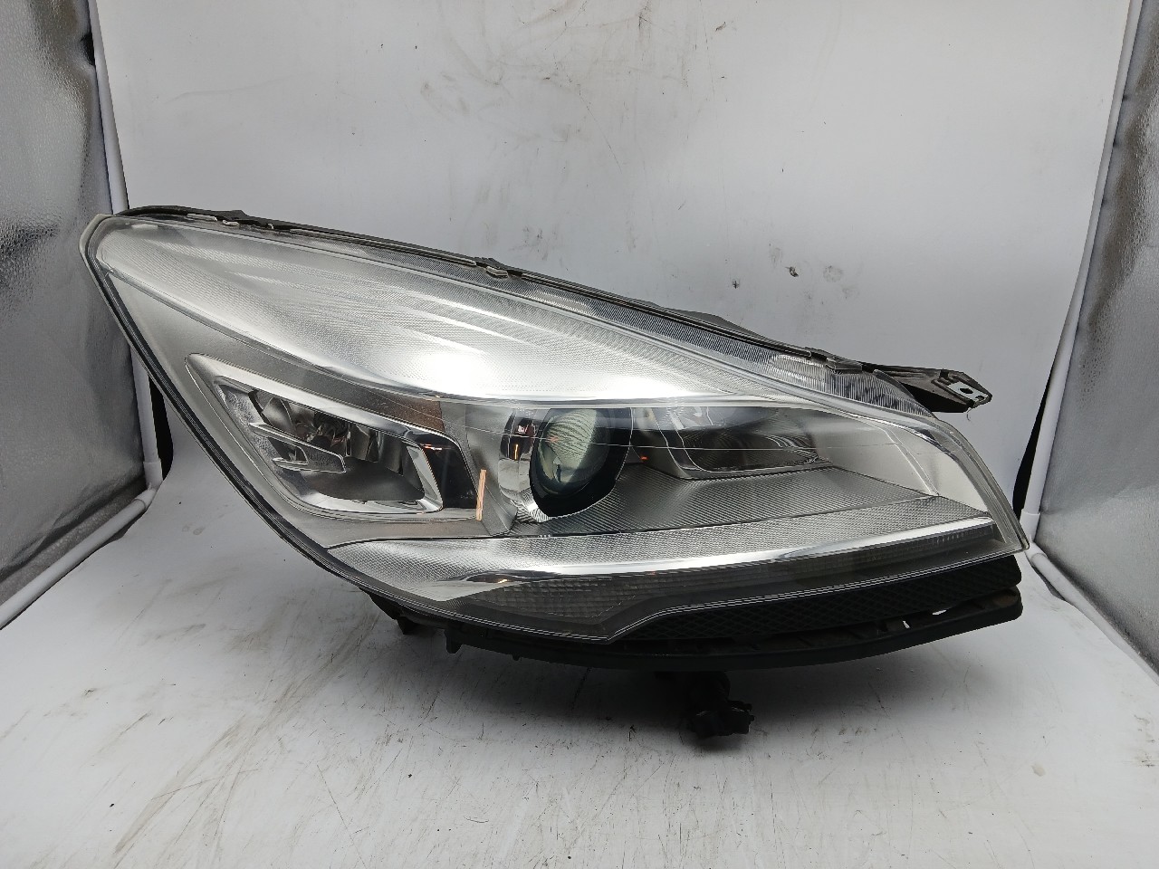 Faro ant dx FORD KUGA