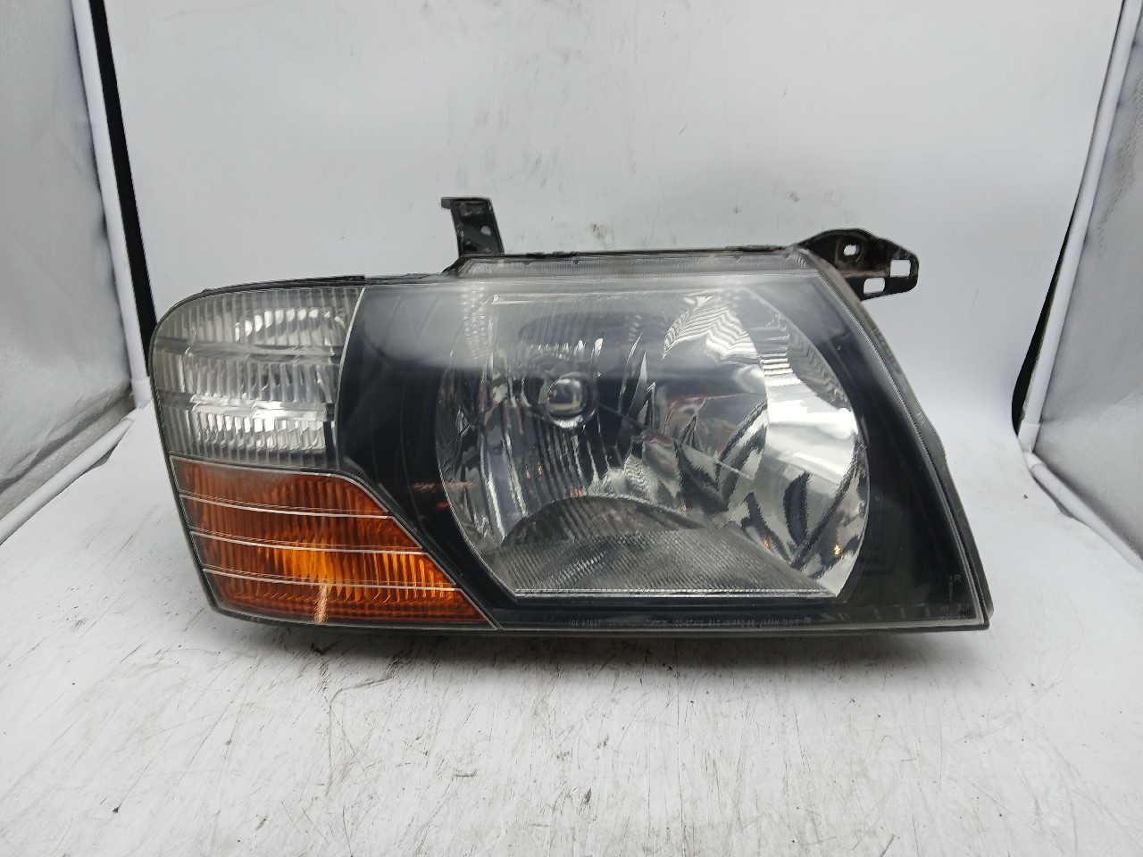 Faro ant dx MITSUBISHI PAJERO