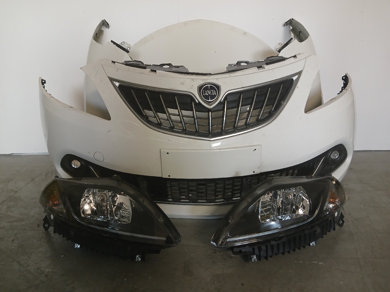 Lamierati anteriori LANCIA YPSILON