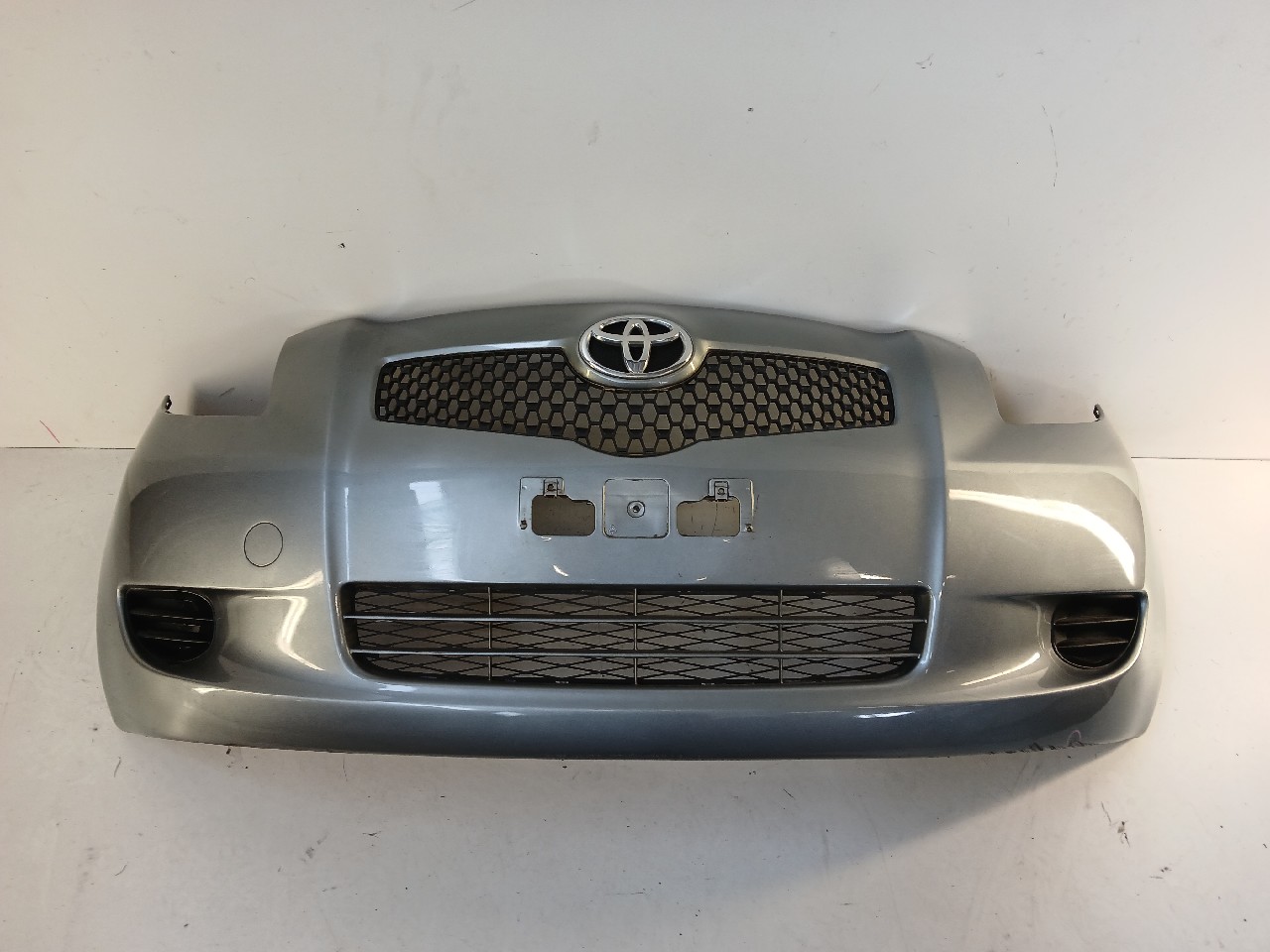 Paraurti ant TOYOTA YARIS