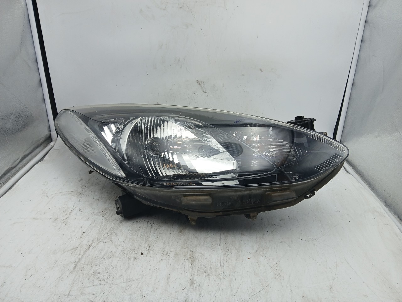Faro ant dx MAZDA 2