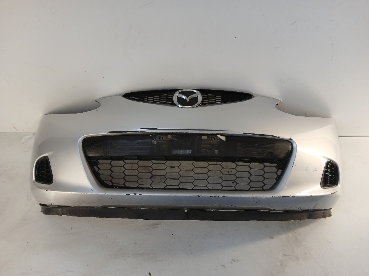 Paraurti ant MAZDA 2