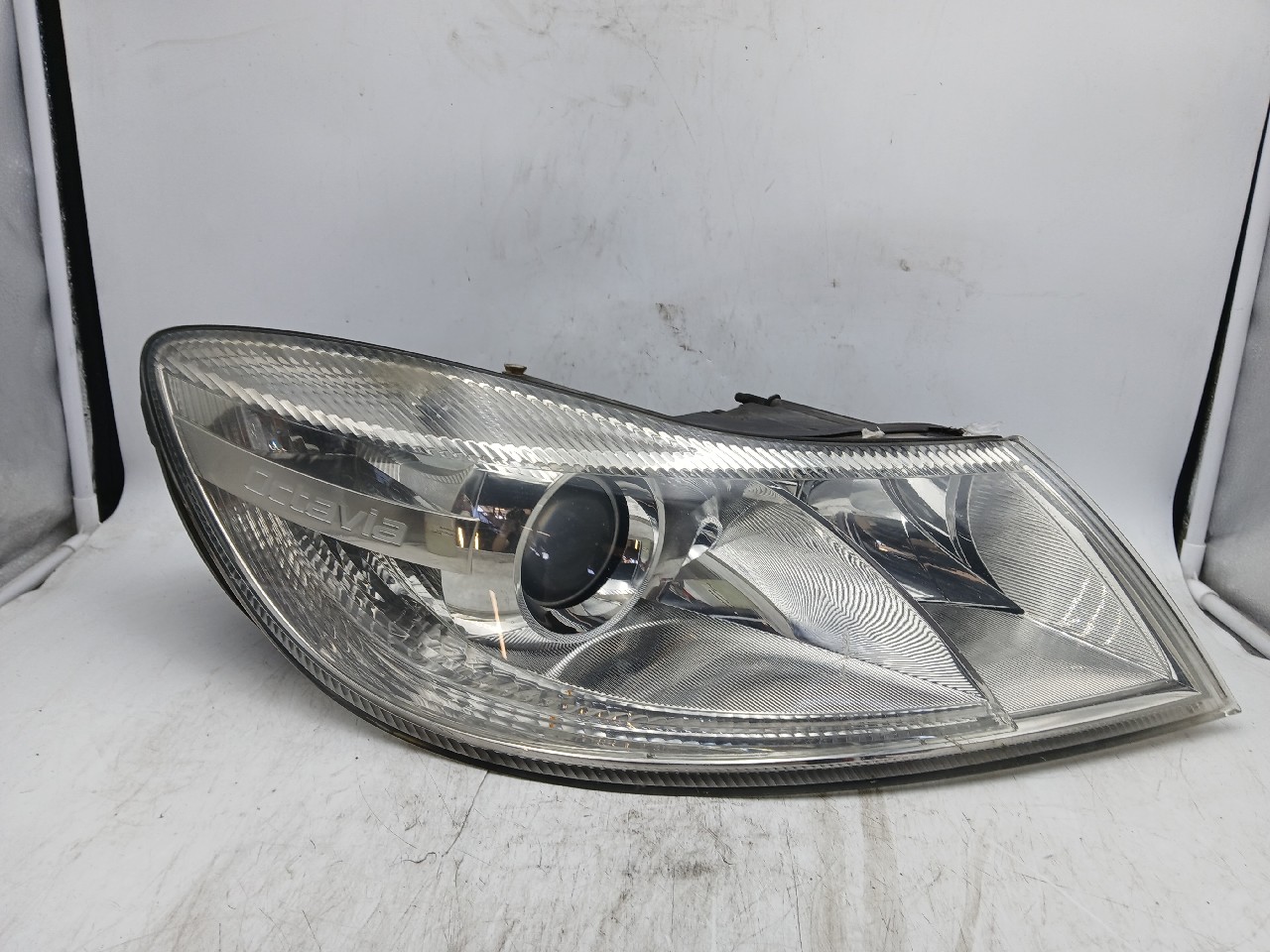 Faro ant dx SKODA OCTAVIA