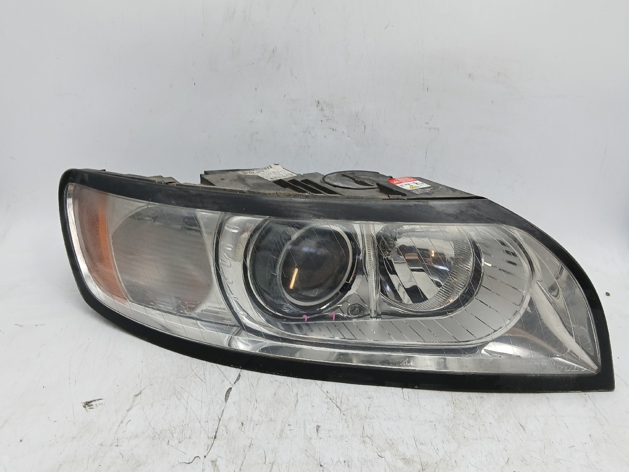 Faro ant dx VOLVO V50