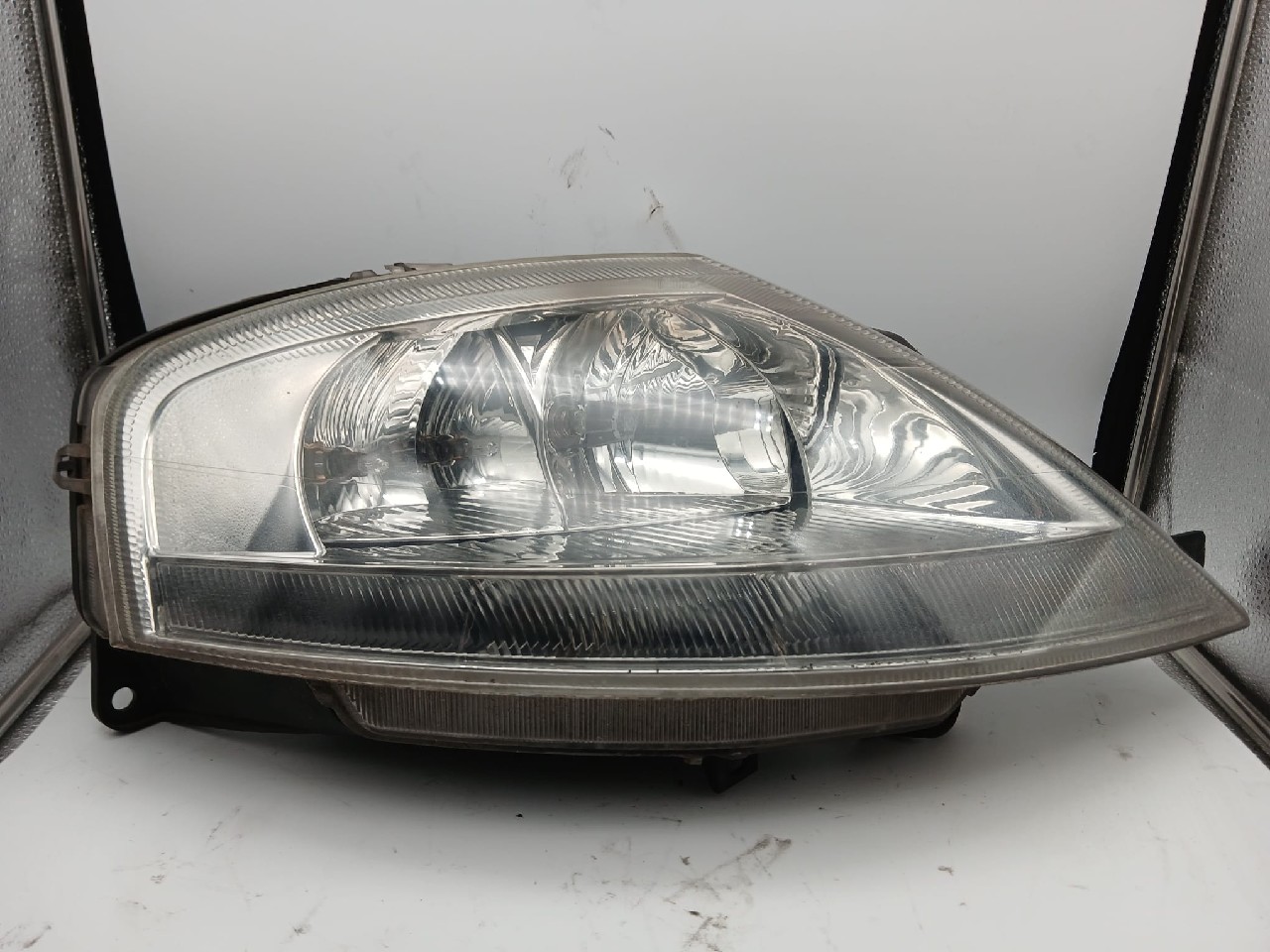 Faro ant dx CITROEN C3