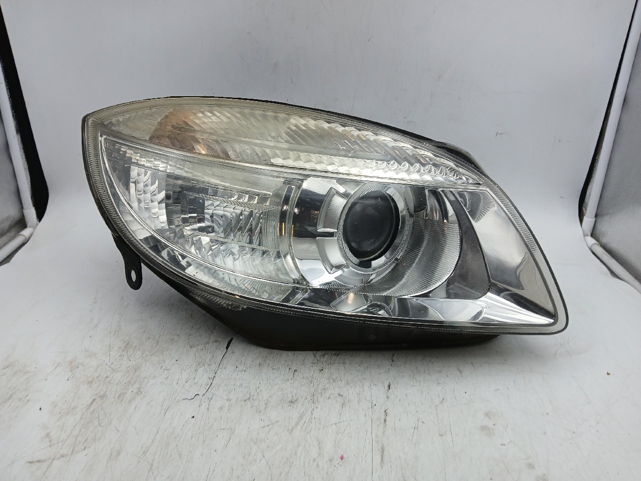 Faro ant dx SKODA ROOMSTER