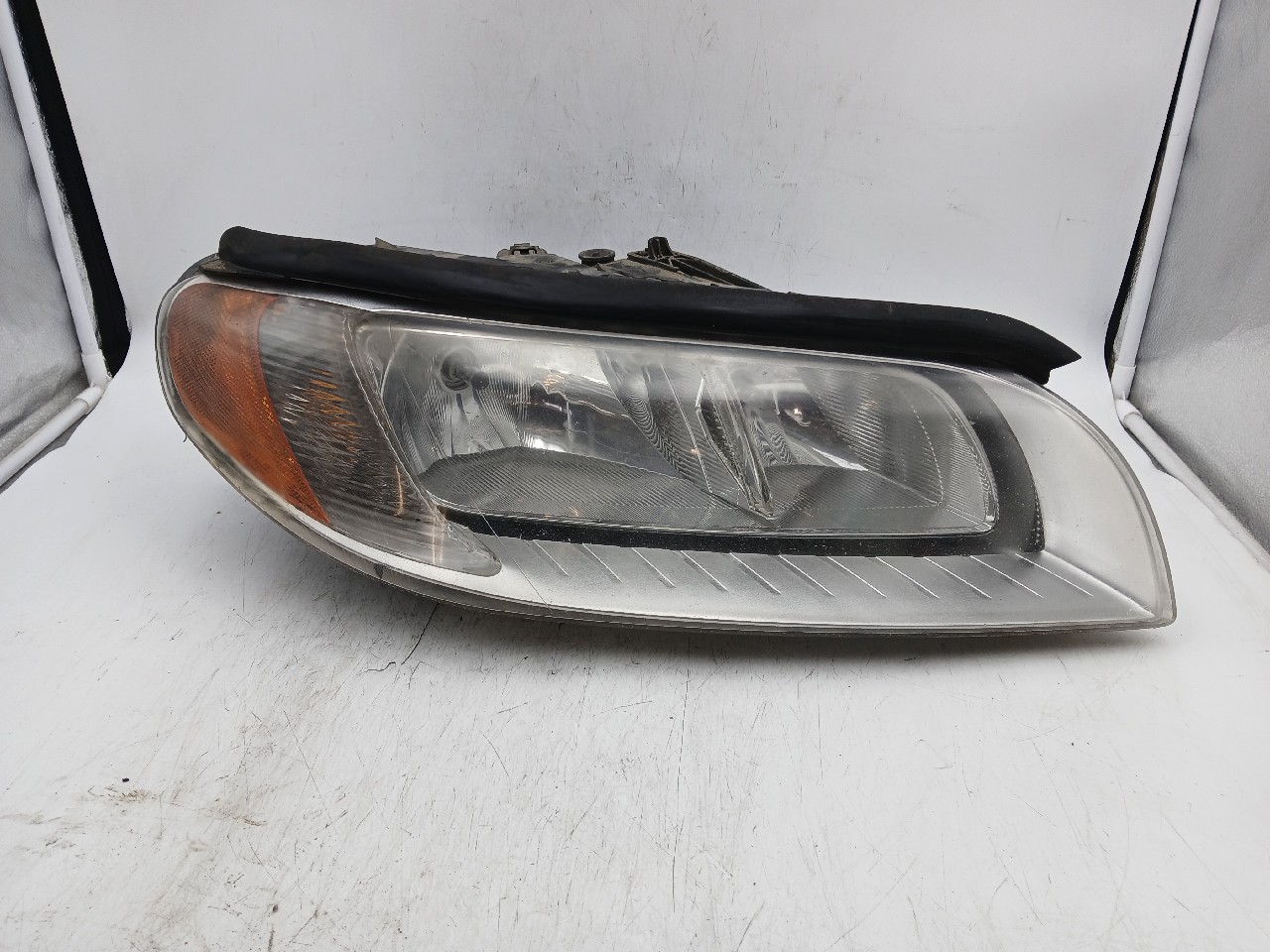 Faro ant dx VOLVO V70
