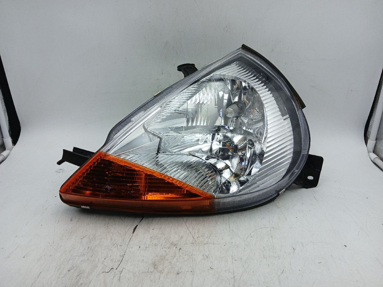 Faro ant sx FORD KA